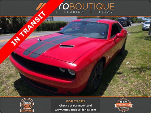Used 2020 Dodge Challenger SXT w/ Blacktop Package RWD image 1