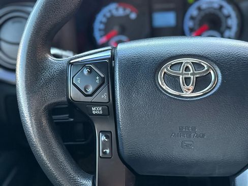 Used 2017 Toyota Tacoma SR5 image 27