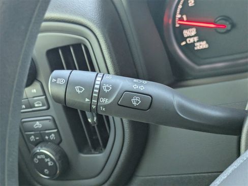 Used 2025 Chevrolet Silverado 1500 Custom image 28