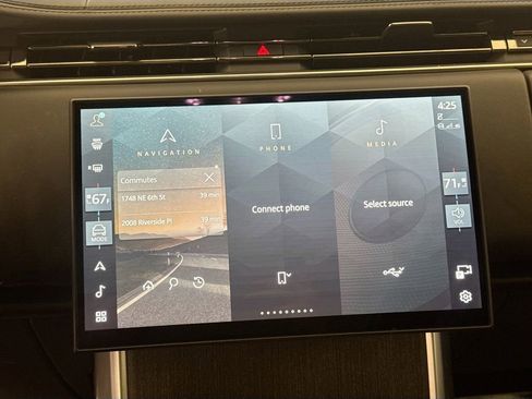 Used 2025 Land Rover Range Rover SE image 15