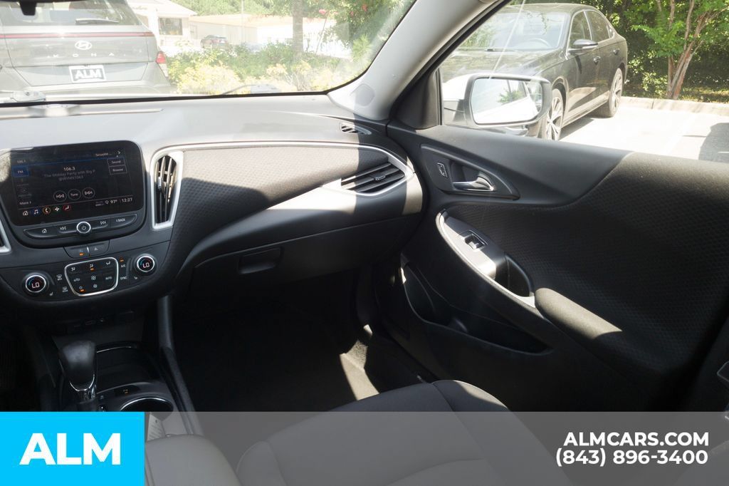 Used 2024 Chevrolet Malibu LT FWD image 17