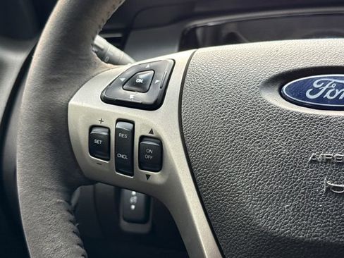 Used 2013 Ford Taurus SHO image 28