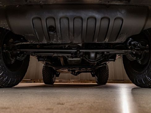 Used 2018 Jeep Wrangler Rubicon w/ Power Convenience Group image 11