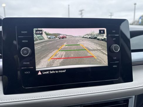 New 2026 Volkswagen Taos SEL image 16