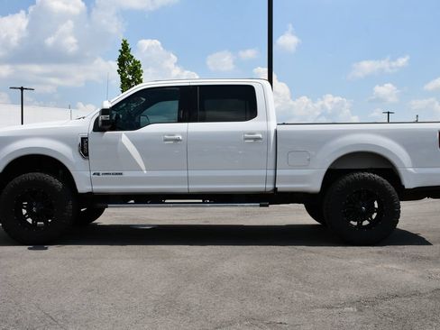 Used 2019 Ford F250 Lariat w/ Lariat Value Package AWD/4WD image 4