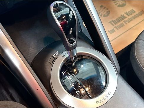 Used 2017 Hyundai Veloster Value Edition image 18