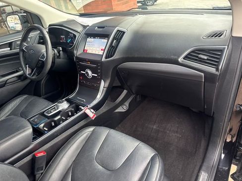 Used 2019 Ford Edge Titanium w/ Cold Weather Package image 28