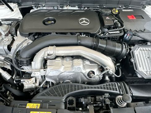 Used 2025 Mercedes-Benz GLB 250 image 12