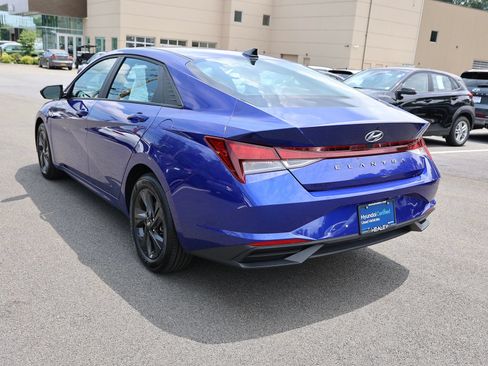 Used 2023 Hyundai Elantra SEL FWD image 5