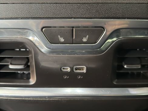 Used 2023 Chevrolet Silverado 1500 High Country w/ High Country Premium Package image 15