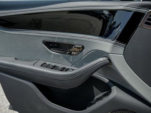 New 2025 Bentley Flying Spur Plug-In Hybrid AWD/4WD image 32