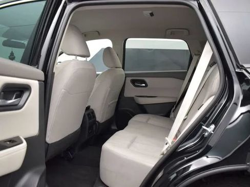 Used 2025 Nissan Rogue SV FWD image 15