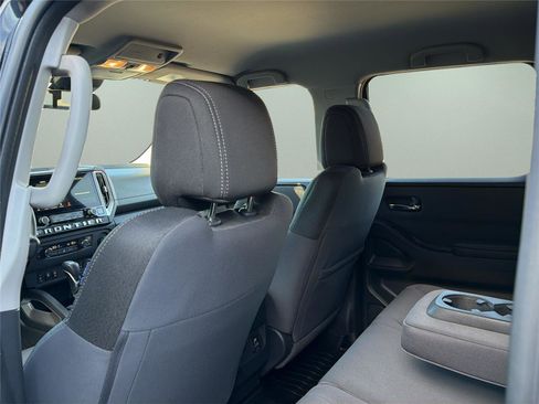 Used 2025 Nissan Frontier SV w/ SV Convenience Package image 26