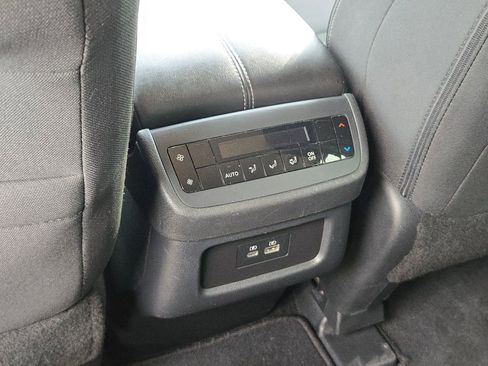 Certified 2025 Nissan Pathfinder SV image 24