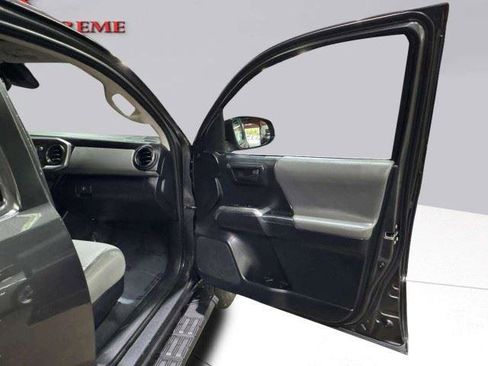 Used 2019 Toyota Tacoma SR5 RWD image 72