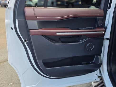 Used 2023 Ford Expedition Max Limited image 26