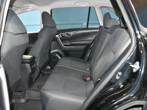 Used 2021 Toyota RAV4 LE w/ Carpet Mat Package (TMS) AWD/4WD image 19