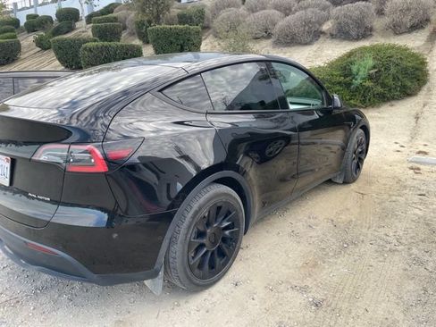 Used 2021 Tesla Model Y Long Range AWD/4WD image 8
