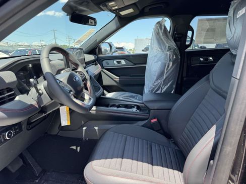 New 2026 Ford Explorer ST-Line w/ ST-Line Street Pack AWD/4WD image 14