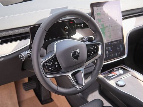 New 2025 Volvo EX90 Ultra image 13