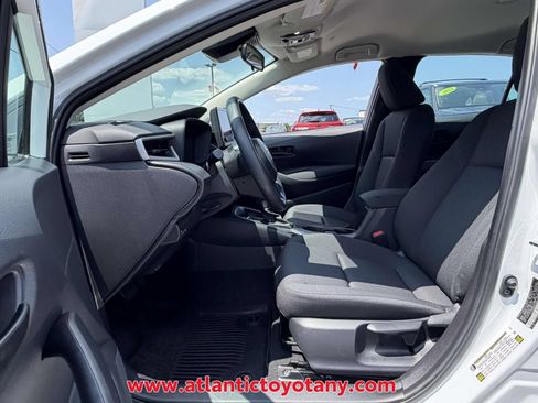 Used 2025 Toyota Corolla LE FWD image 13