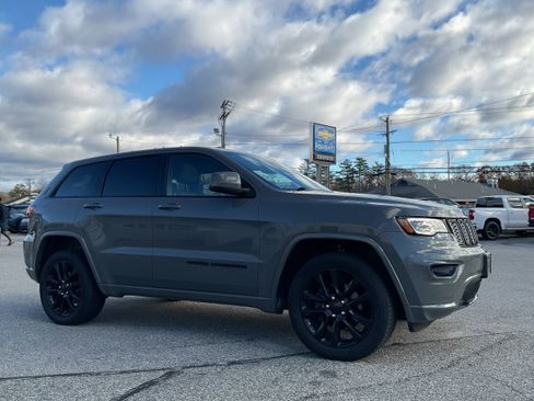 Used 2020 Jeep Grand Cherokee Altitude image 10