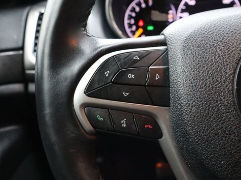 Used 2018 Jeep Grand Cherokee Laredo AWD/4WD image 15