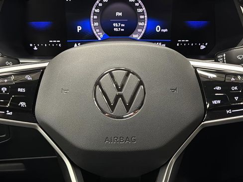 Used 2024 Volkswagen Tiguan SE R-Line image 16