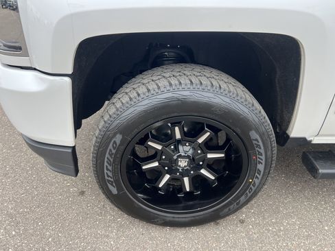 Used 2017 Chevrolet Silverado 1500 High Country image 4