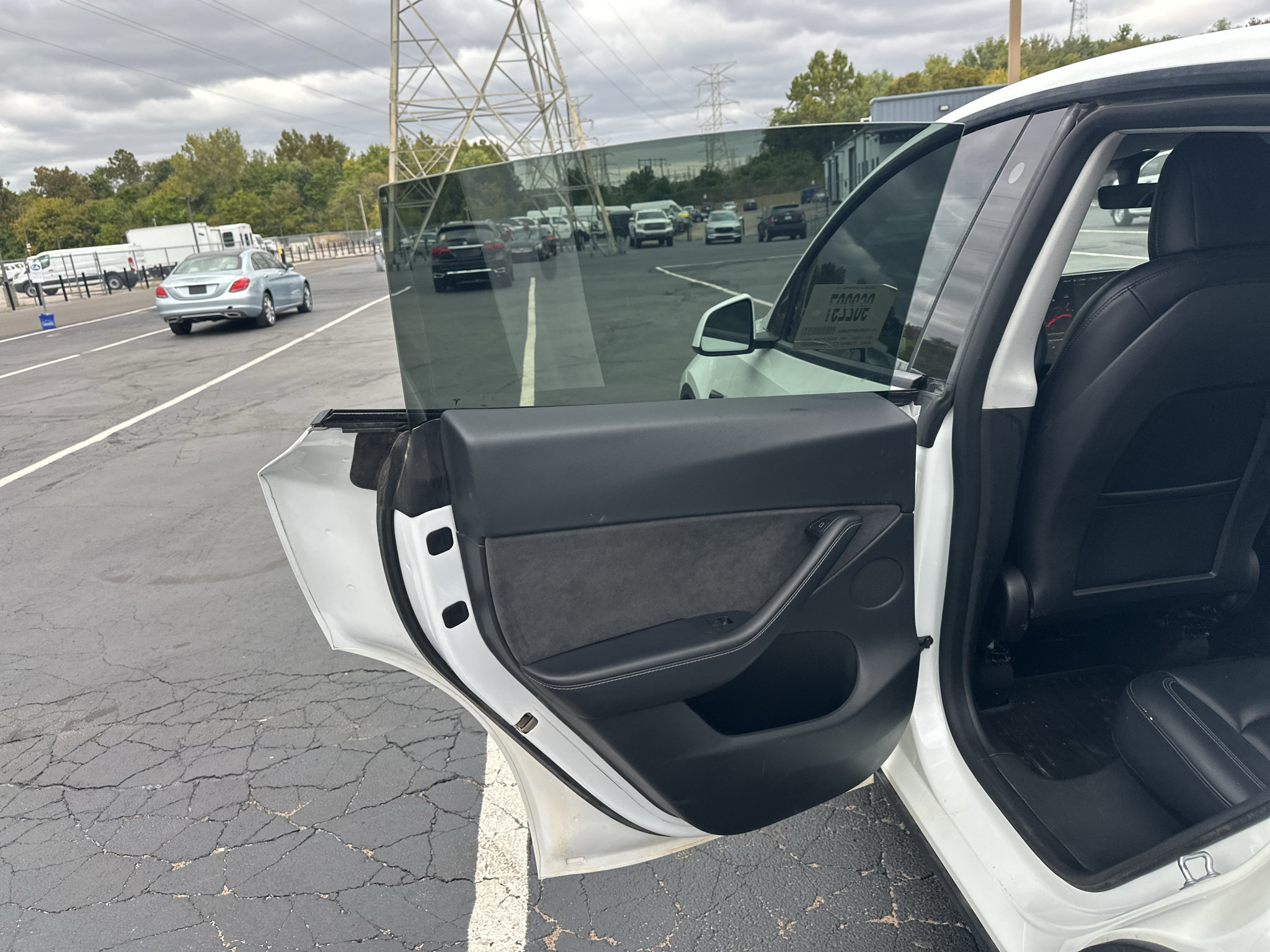 Used 2021 Tesla Model Y Long Range AWD/4WD image 17