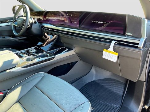 New 2026 Cadillac Escalade ESV Luxury w/ LPO, Radiant Package image 35