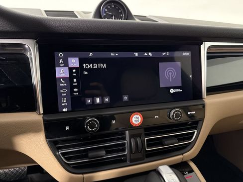 Certified 2026 Porsche Macan AWD/4WD image 28