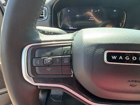 Certified 2024 Jeep Wagoneer 4WD image 31