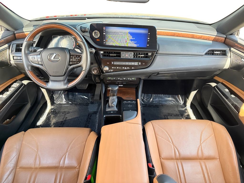 Used 2022 Lexus ES 350 Ultra Luxury w/ Accessory Package 2 FWD image 15