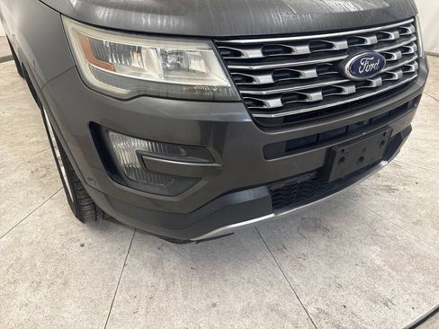Used 2016 Ford Explorer Limited w/ Equipment Group 301A FWD image 11
