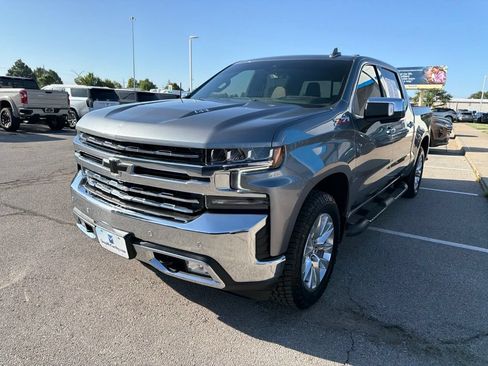 Used 2021 Chevrolet Silverado 1500 LTZ w/ Technology Package AWD/4WD image 2