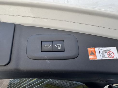 Used 2023 Lexus RZ 450e Premium image 36