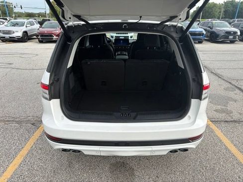 Used 2025 Lincoln Aviator Reserve w/ Equipment Group 201A AWD/4WD image 15