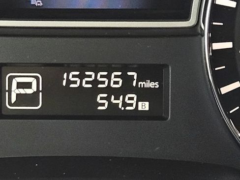 Used 2015 Nissan Pathfinder Platinum FWD image 28