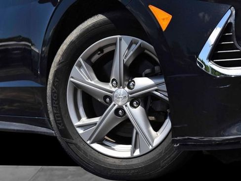 Used 2020 Hyundai Sonata SE w/ Cargo Package FWD image 3