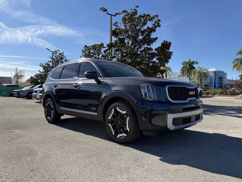 New 2025 Kia Telluride EX w/ EX Captain's Chair Package image 3