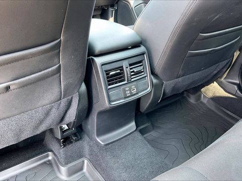 Certified 2025 Subaru Forester Premium AWD/4WD image 24