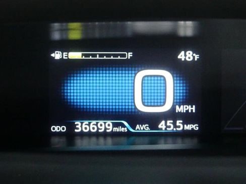 Used 2020 Toyota Prius XLE image 33