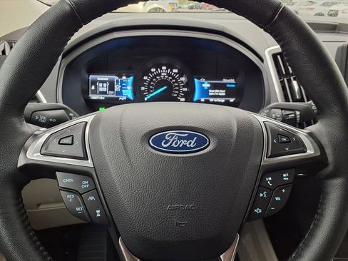 Certified 2024 Ford Edge Titanium image 18