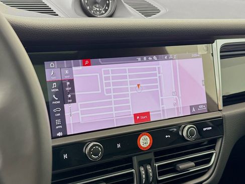 New 2026 Porsche Macan image 19