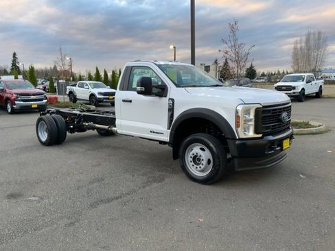 Used 2024 Ford F450 XL image 3