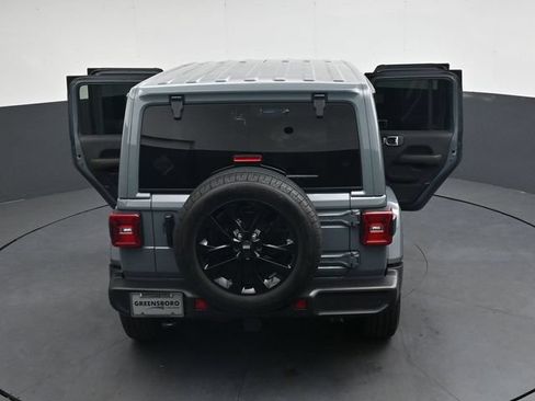 Used 2024 Jeep Wrangler Unlimited Sahara w/ Technology Group AWD/4WD image 39
