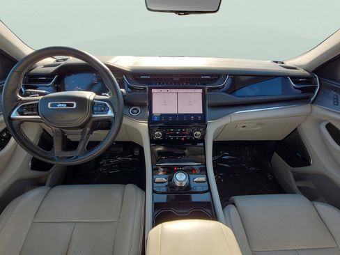 Used 2022 Jeep Grand Cherokee Overland w/ Advanced Protech Group III image 15