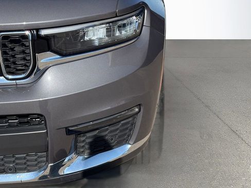 Used 2024 Jeep Grand Cherokee L Limited w/ Luxury Tech Group II image 47