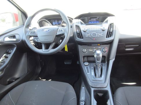Used 2015 Ford Focus SE FWD image 13